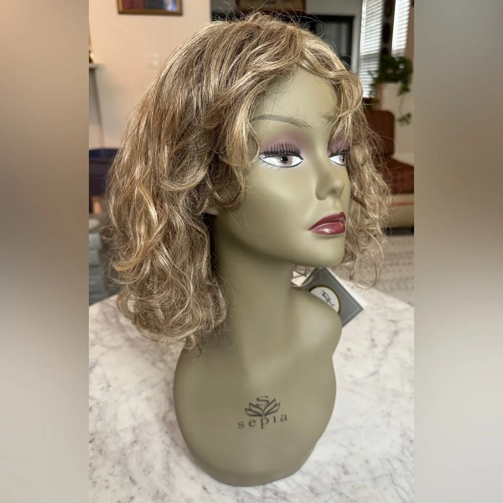 Vintage Rene Of Paris Wig‎ #4106 Melissa (BROWN BLOND).